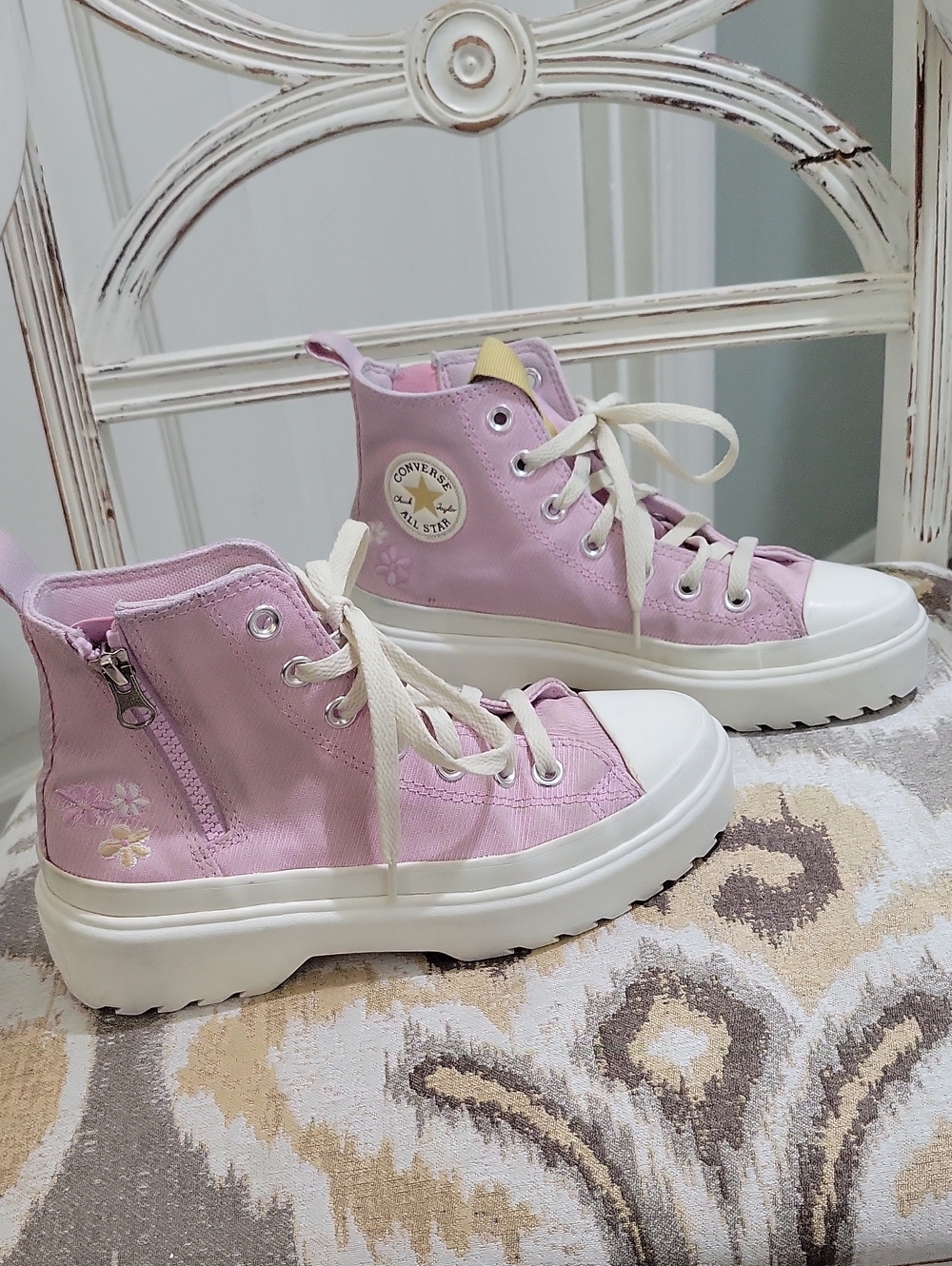 Converse Womens Floral Pink Lavender High-Top Platform Sneakers Sz 5, Kids 3.5